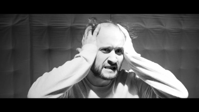 Za dverami - Trailer